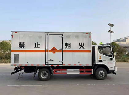 黎安镇爆破器材运输车