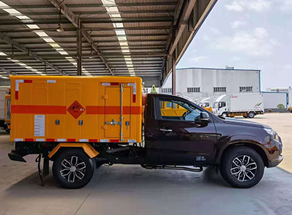黎安镇爆破器材运输车